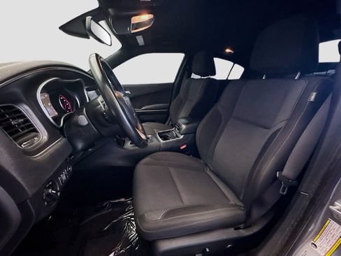 Used 2017 Dodge Charger R/T RWD image 12