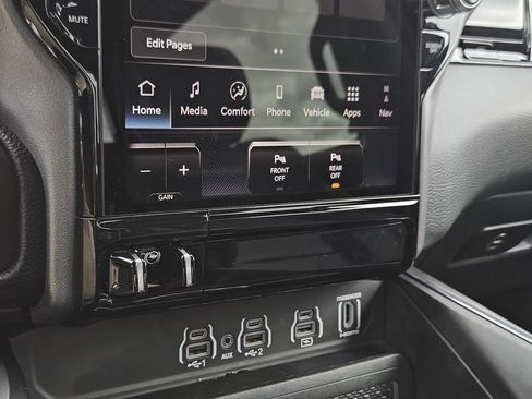 Used 2025 RAM 1500 Laramie w/ Night Edition image 23