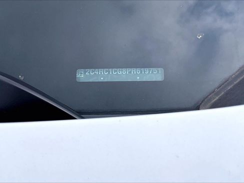 Used 2023 Chrysler Voyager LX FWD image 4