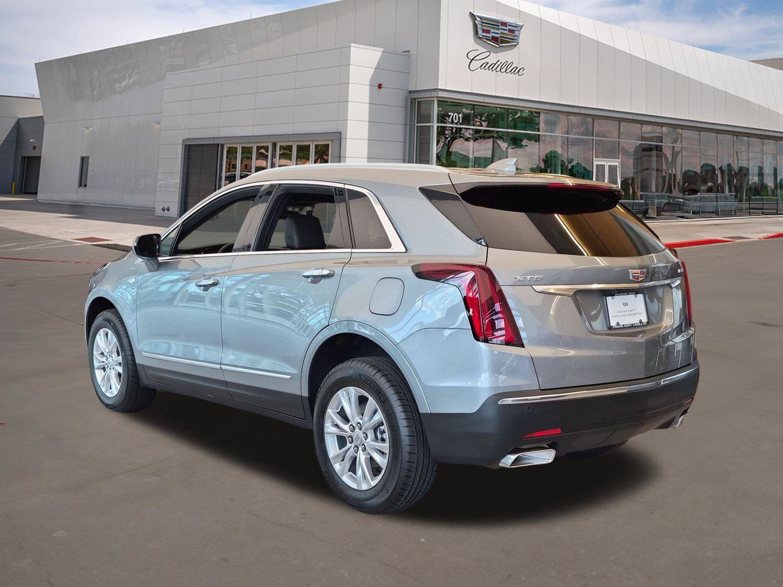 New 2026 Cadillac XT5 Luxury w/ LPO, Floor Liner Package FWD image 4