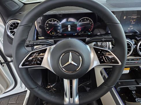 New 2026 Mercedes-Benz GLB 250 image 22