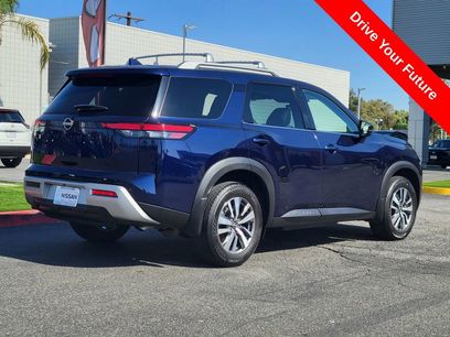 Used 2023 Nissan Pathfinder SL w/ Black Appearance Package