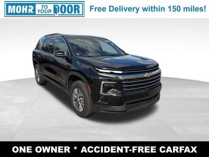 Used 2025 Chevrolet Traverse LT