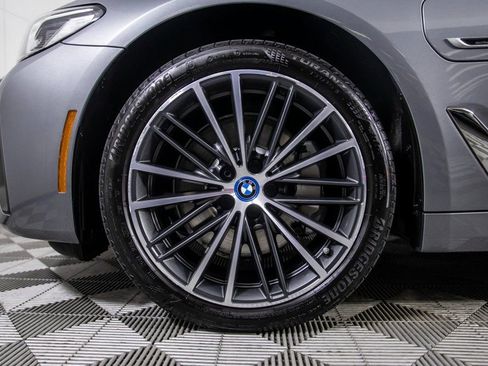 Used 2023 BMW 530e w/ Premium Package image 41