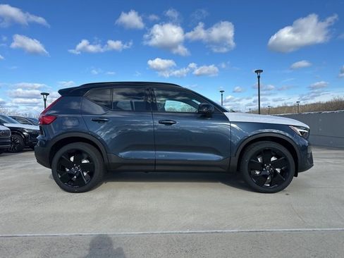 New 2026 Volvo XC40 B5 Ultra w/ Climate Package image 8