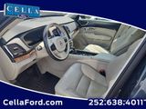 Used 2016 Volvo XC90 T6 Momentum w/ Momentum Plus Package image 3