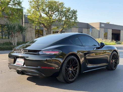 Used 2018 Porsche 718 Cayman S RWD image 5