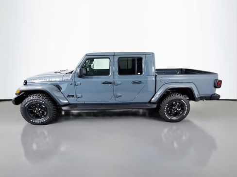 New 2025 Jeep Gladiator Sport image 4