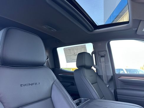 Used 2025 GMC Sierra 1500 Elevation w/ Elevation Premium Package image 17