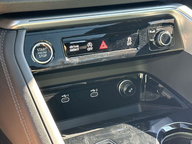 Used 2025 Audi Q5 Premium Plus w/ Premium Plus AWD/4WD image 36