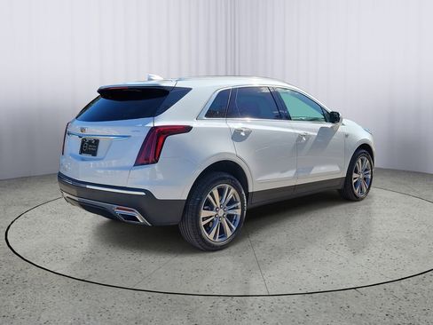 Used 2025 Cadillac XT5 Premium Luxury image 3