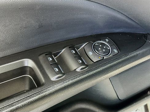 Used 2017 Ford Fusion SE w/ Fusion SE Technology Package FWD image 17