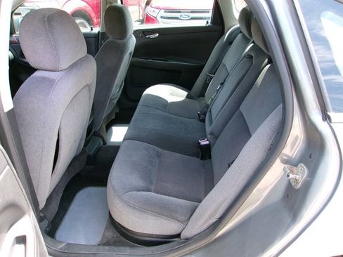 Used 2008 Chevrolet Impala LT FWD image 8