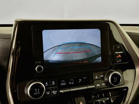 Certified 2025 Toyota Highlander LE AWD/4WD image 15