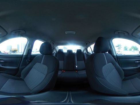 Used 2025 Nissan Sentra SV FWD image 37