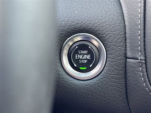 Used 2024 GMC Yukon Denali AWD/4WD image 17