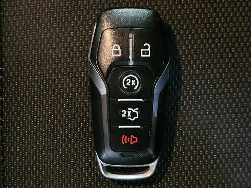 Used 2017 Ford Mustang Coupe RWD image 32