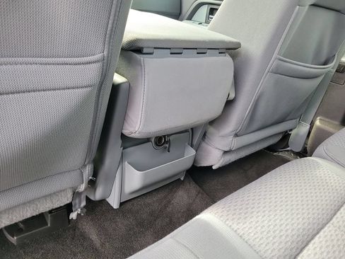 Used 2013 Ford F150 XLT w/ XLT Chrome Pkg RWD image 15