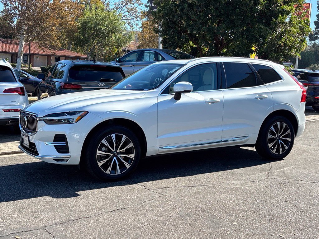Used 2023 Volvo XC60 B5 Plus AWD/4WD image 14