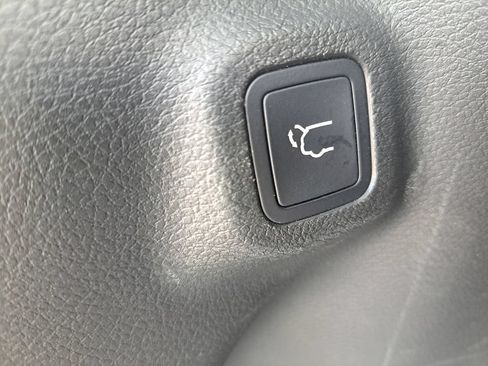Used 2024 Jeep Compass Latitude w/ Sun and Sound Group AWD/4WD image 35
