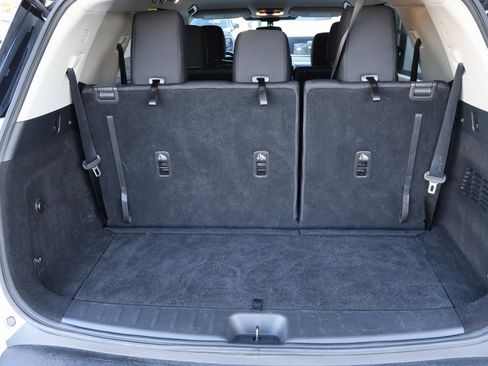 Used 2022 Nissan Pathfinder SV image 29