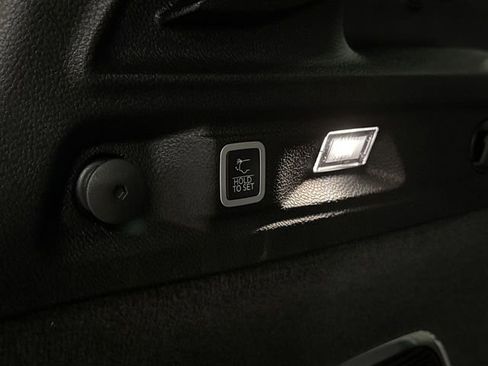 Used 2022 Jeep Grand Cherokee L Overland w/ Luxury Tech Group IV AWD/4WD image 31