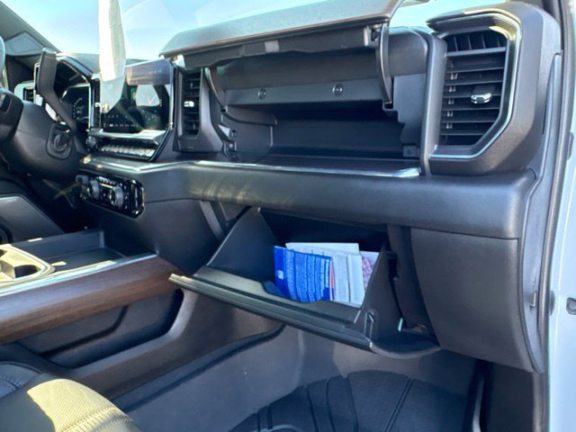 Used 2024 Chevrolet Silverado 2500 High Country w/ High Country Premium Package AWD/4WD image 23
