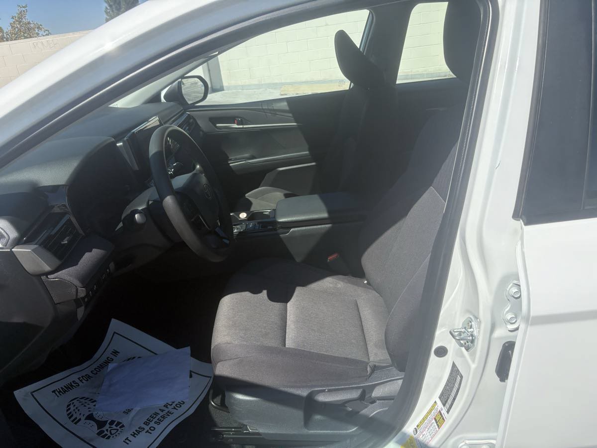 Used 2025 Toyota Camry LE FWD image 22