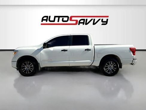 Used 2024 Nissan Titan SV w/ SV Convenience Package RWD image 4