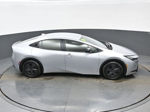 Used 2024 Toyota Prius LE image 37