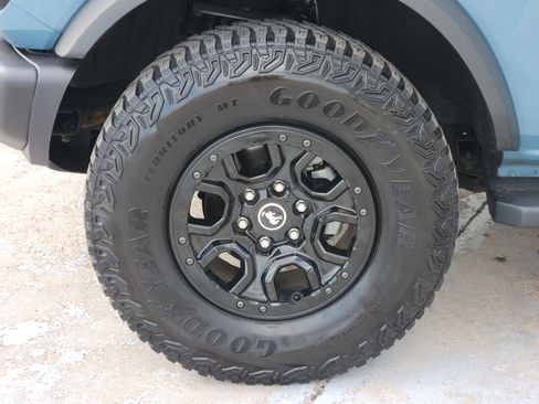 Used 2023 Ford Bronco Wildtrak AWD/4WD image 14