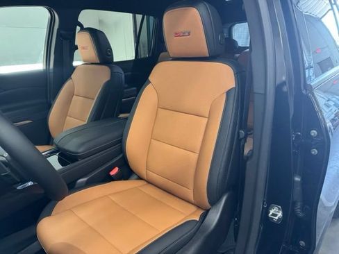 New 2027 Chevrolet Traverse Z71 w/ Enhanced Driving Package AWD/4WD image 19