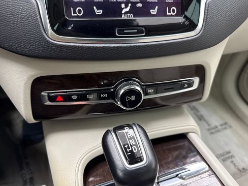Used 2016 Volvo XC90 T6 Momentum w/ Protection Package Plus AWD/4WD image 29