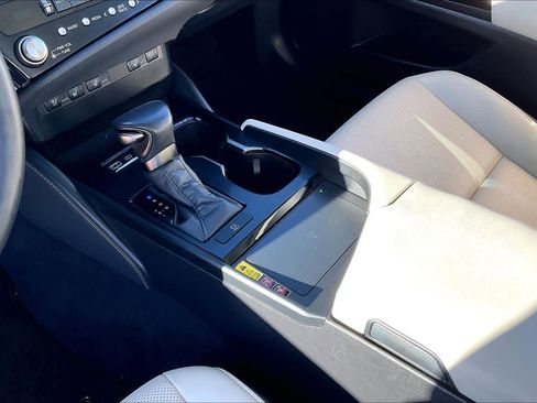 Used 2024 Lexus ES 350 image 16