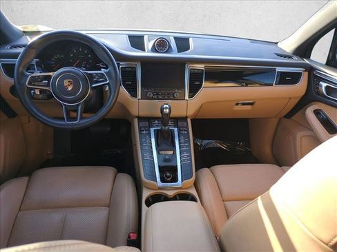 Used 2018 Porsche Macan AWD/4WD image 19