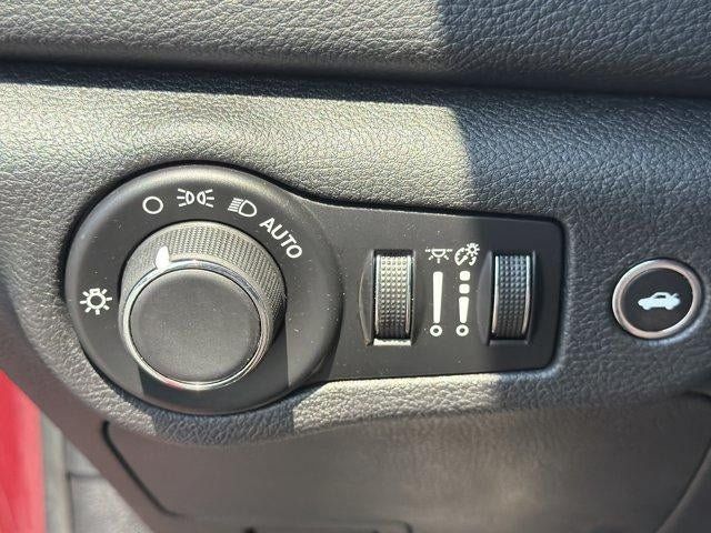 Used 2016 Chrysler 200 Limited w/ Convenience Group FWD image 29