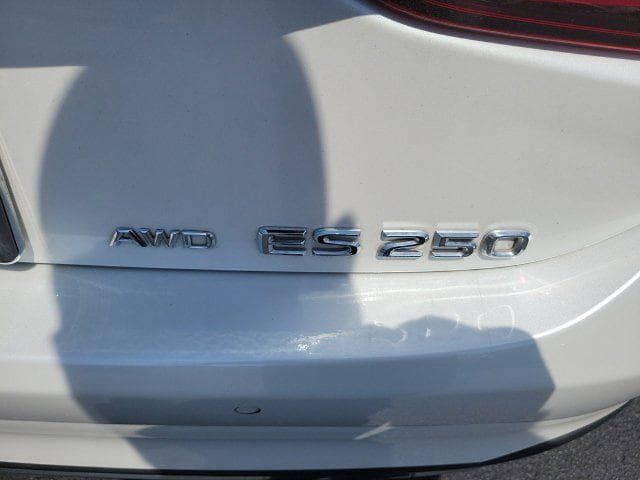 Used 2023 Lexus ES 250 w/ Premium Package AWD/4WD image 19
