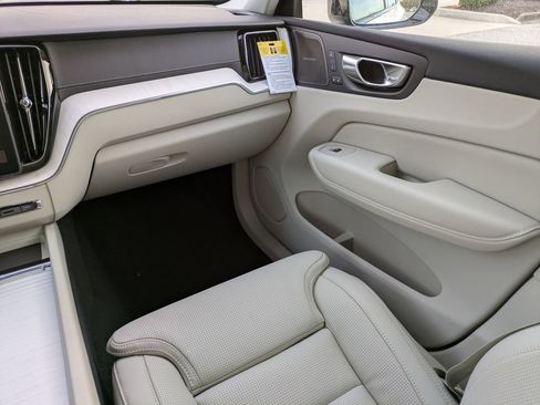 New 2026 Volvo XC60 B5 Ultra w/ Climate Package AWD/4WD image 16