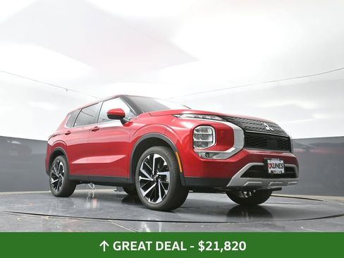 Used 2024 Mitsubishi Outlander SE image 53