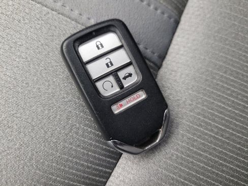 Used 2018 Honda Accord EX image 32