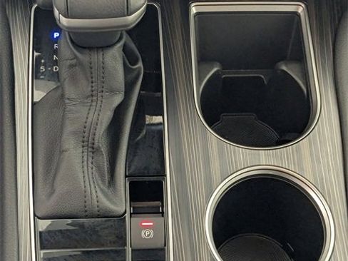 Used 2024 Toyota Sienna Platinum image 23