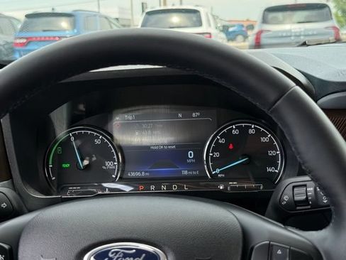 Used 2024 Ford Maverick Lariat FWD image 8