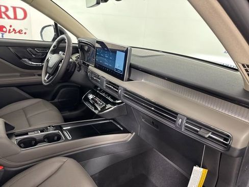 New 2026 Lincoln Corsair Premiere image 20