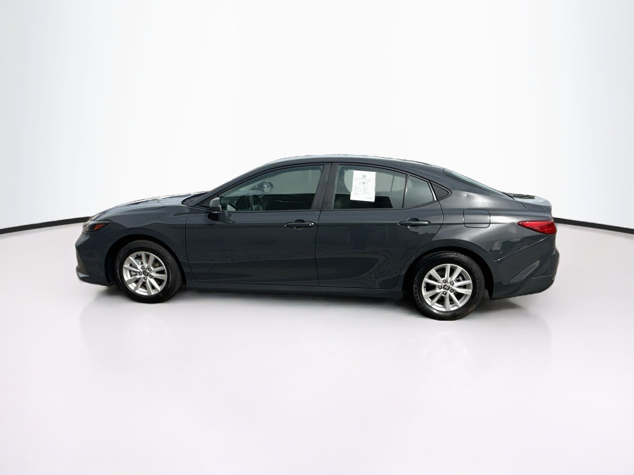 Used 2025 Toyota Camry LE FWD image 4