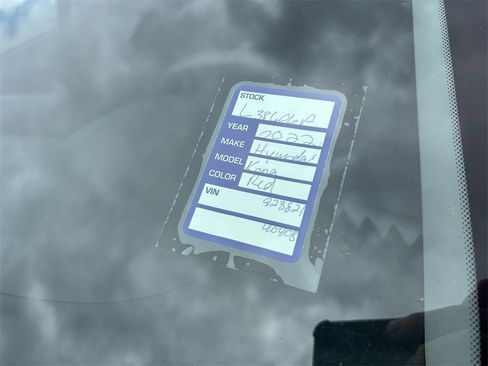 Certified 2022 Hyundai Kona Limited w/ Cargo Package image 11