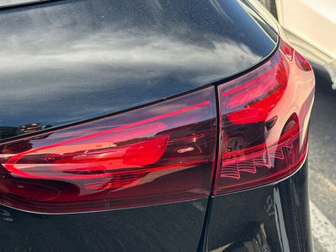 Used 2025 Mercedes-Benz GLA 250 image 9