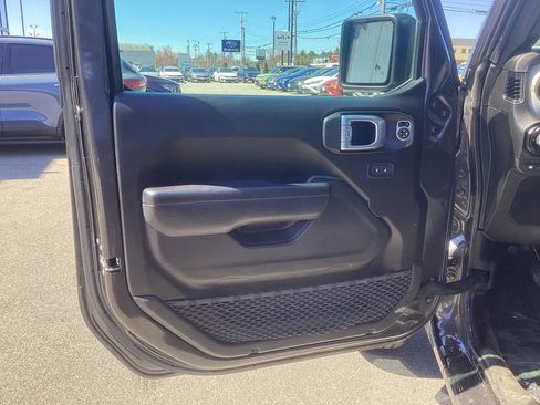 Used 2024 Jeep Wrangler Unlimited AWD/4WD image 10