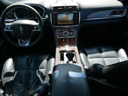 Used 2017 Lincoln Continental Select FWD image 13
