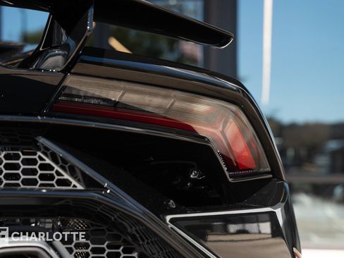 Used 2024 Lamborghini Huracan Tecnica image 17