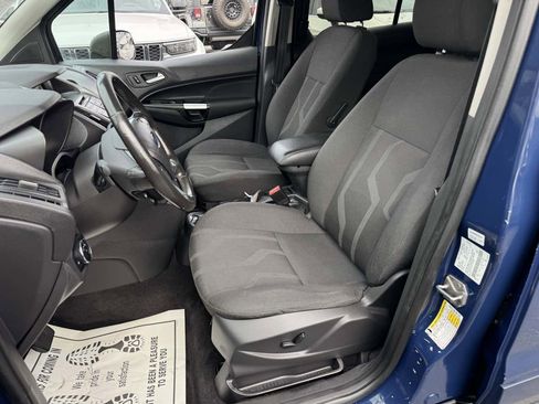 Used 2017 Ford Transit Connect XLT image 5